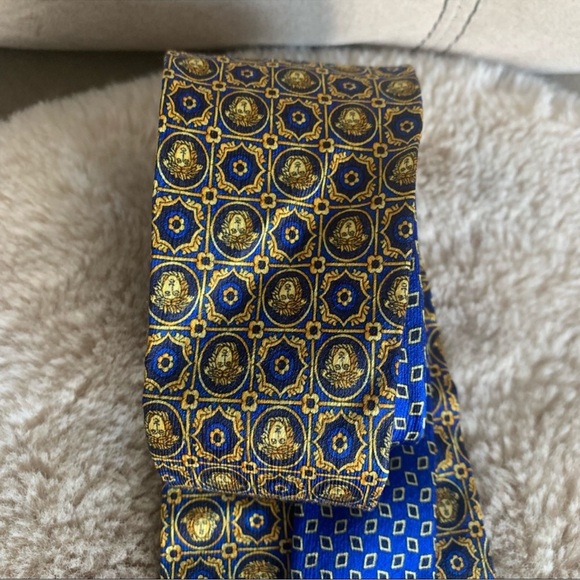 Vintage Gianni Versace Necktie 👔 Tie - Medusa Head Motif - Picture 5 of 9